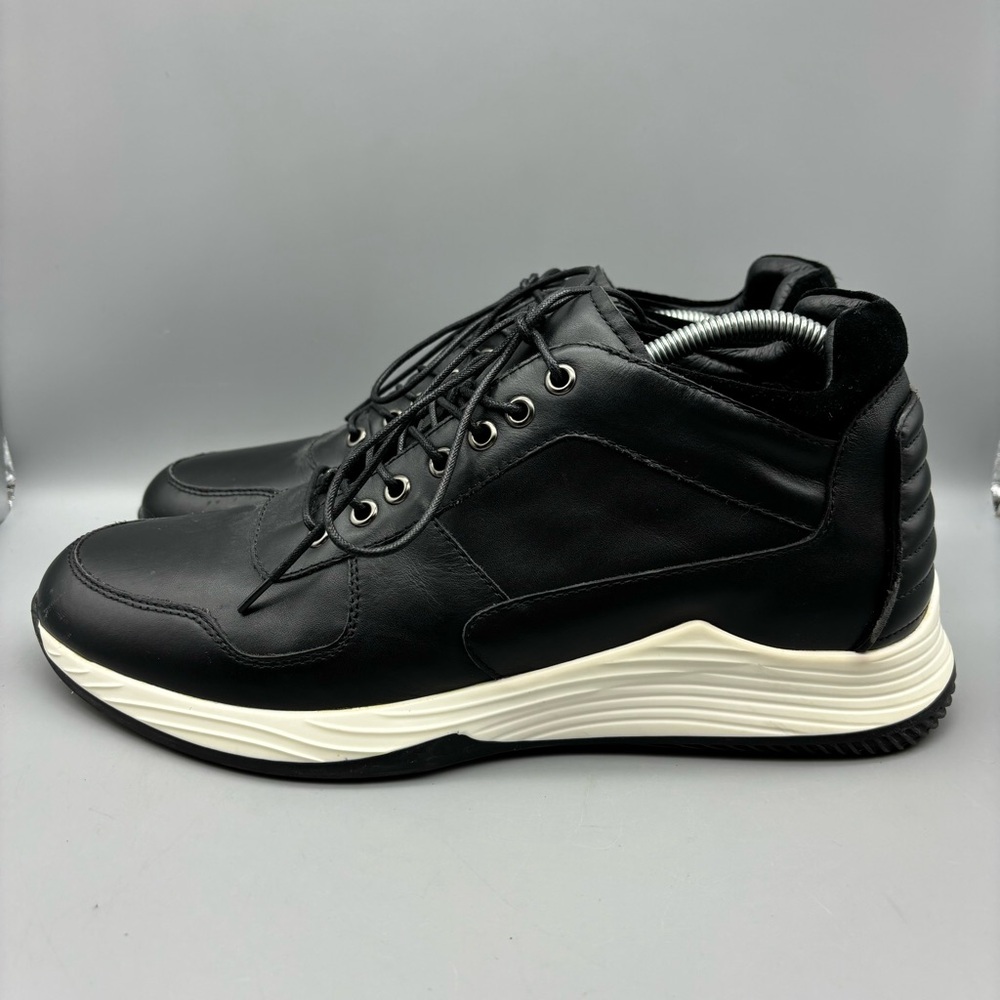 Badgley Mischka Shoes Men’s‎ Size 11 Black Lace Up Sneakers (Peeling)